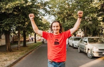 Актывіста Віктара Клімуса затрымалі ў аэрапорце Арменіі